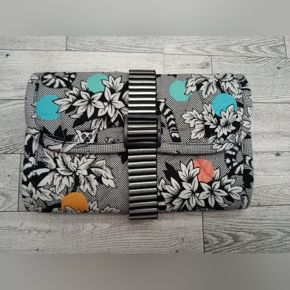 Cosmetic - Jewelry Personal Fabric Organizer Black and White Lemur Pattern - Picture 1 of 9
